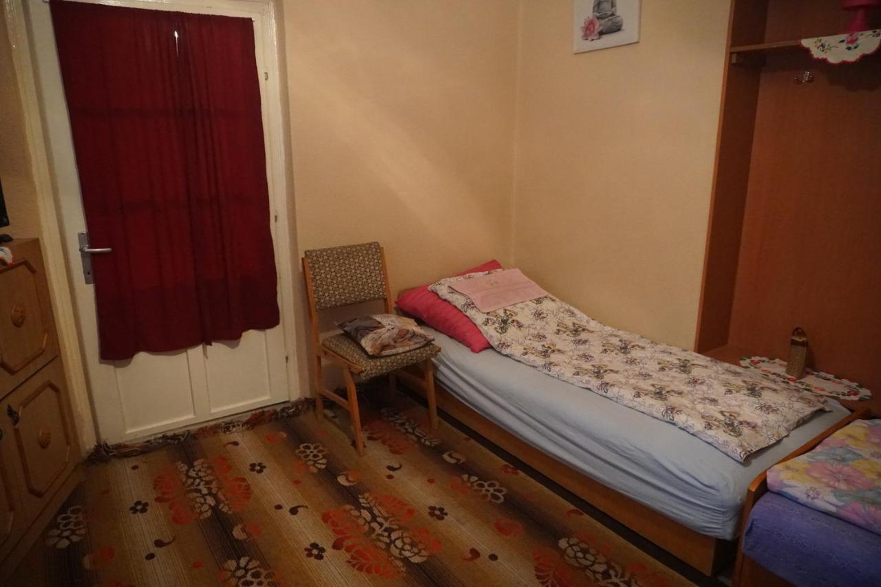 Piri Vendeghaz Hotel Hajduboszormeny Bagian luar foto
