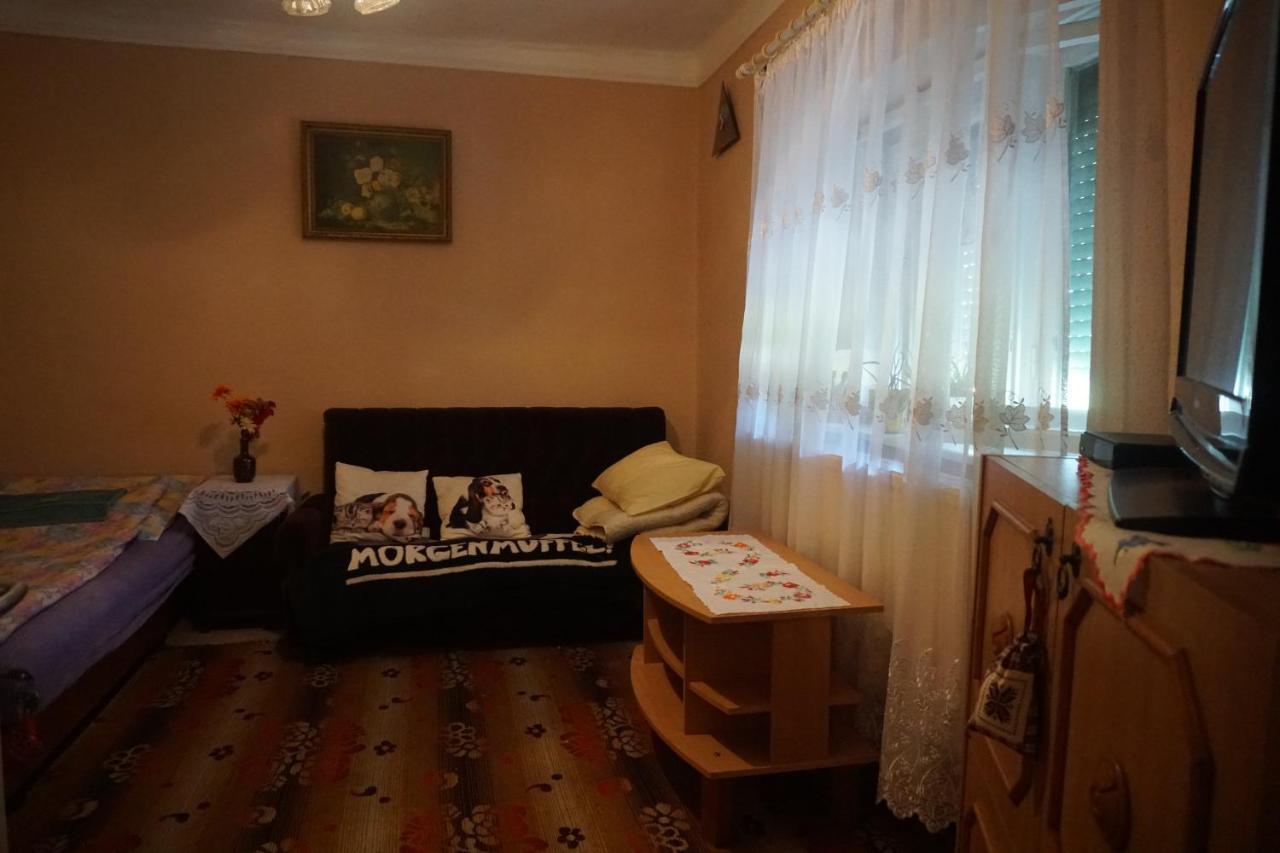 Piri Vendeghaz Hotel Hajduboszormeny Bagian luar foto