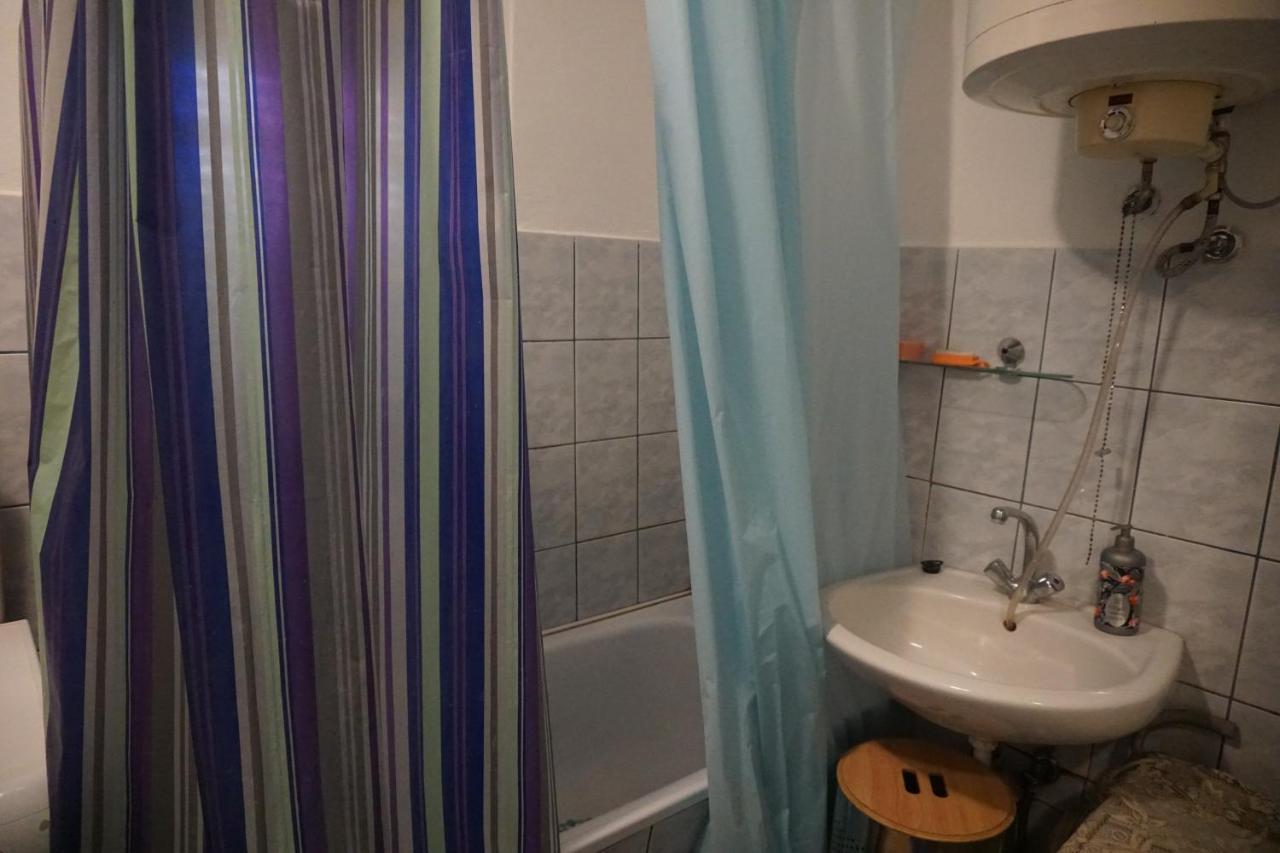 Piri Vendeghaz Hotel Hajduboszormeny Bagian luar foto
