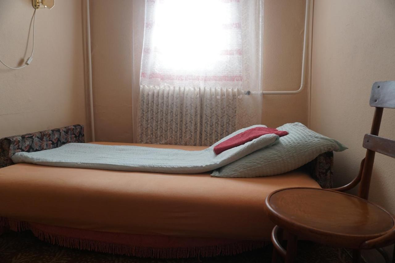 Piri Vendeghaz Hotel Hajduboszormeny Bagian luar foto