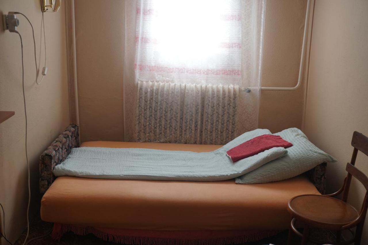 Piri Vendeghaz Hotel Hajduboszormeny Bagian luar foto